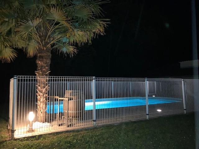 Gite Des Combes Blanches Avec Piscine Et Jacuzzi Frayssinet-le-Gelat Exterior photo
