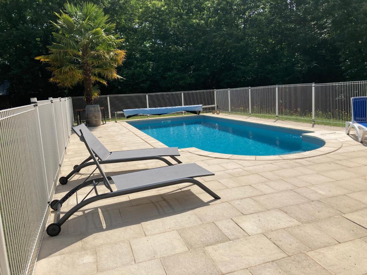 Gite Des Combes Blanches Avec Piscine Et Jacuzzi Frayssinet-le-Gelat Exterior photo